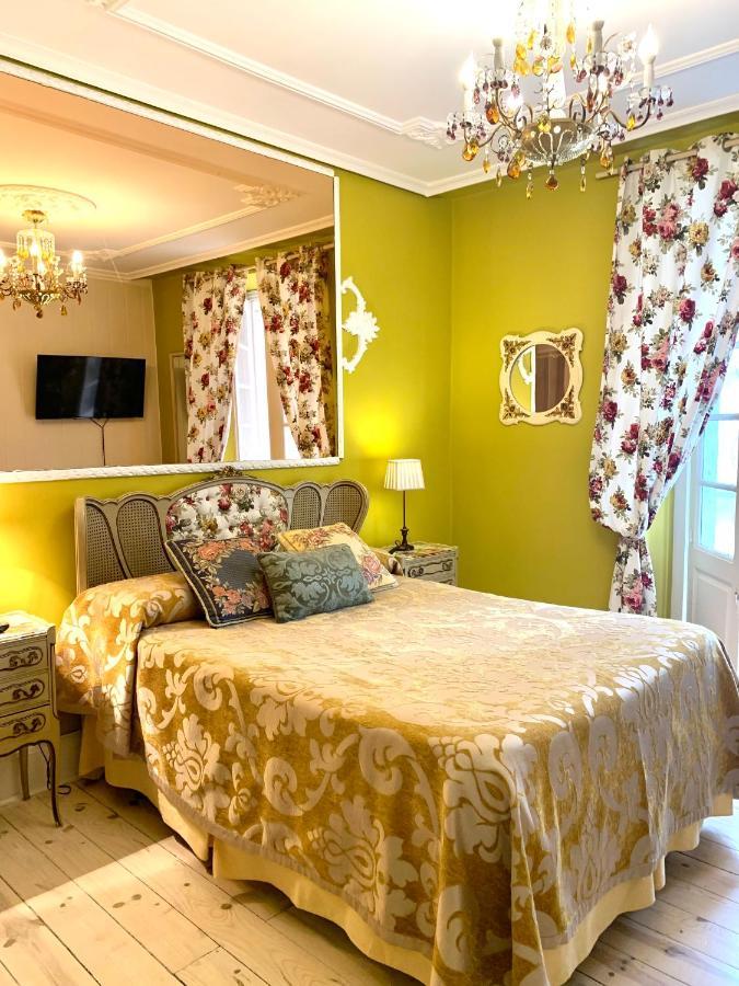 Hostal Boutique Puerta Del Sol توريلافيجا المظهر الخارجي الصورة